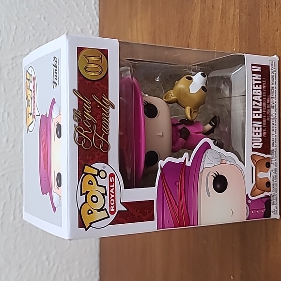 Funko Pop Royals Queen Elizabeth II 01 Vinyl Figure The Royal Family Exclusive - Picture 8 of 9